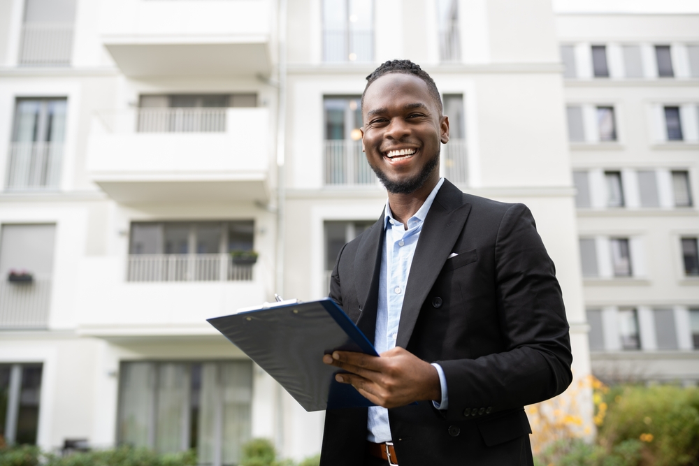 How can real estate agents benefit from NAR settlement